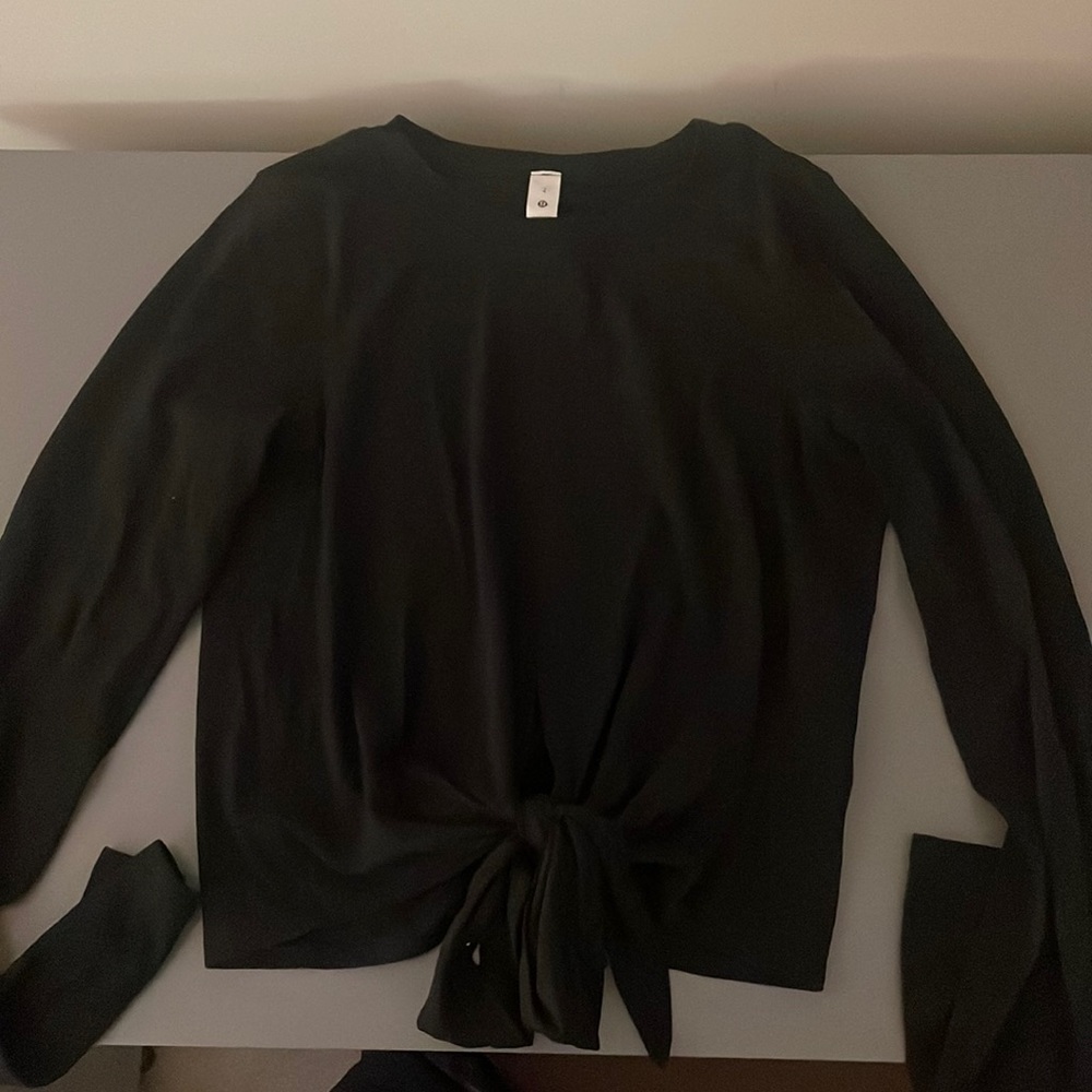 Lululemon size 2 black long sleeve workout top